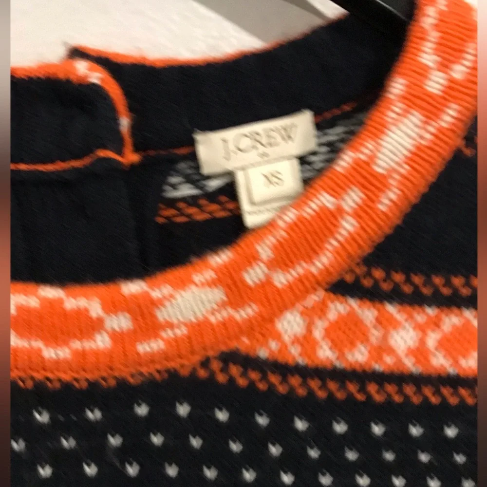 J. Crew Woman strips Sweater. Unique print. Size XS. Fall Winter